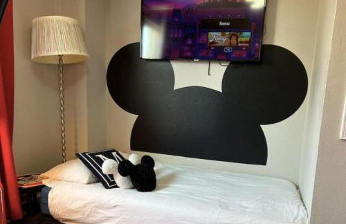 MagicwayVillas Mick's ClockHouse Pool & Spa - Walk to Disneyland - Foto 4