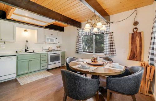 Pine Den Cabin: Arcade+Fire Pit+BBQ - Foto 43