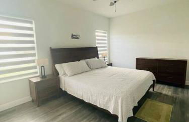 Brand New Lake View House - Self Check-In - Photo 4