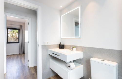 Villa de 4 dormitorios, moderna y nueva, con aire acondicionado, cerca del mar y playa - Casa Maravilla - Foto 23