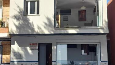 Beachfront House - Photo 2