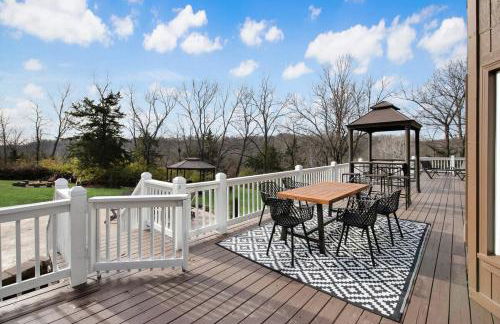 Hillside vacation next to Overland Park Kansas nature trail grill and fun - Foto 22