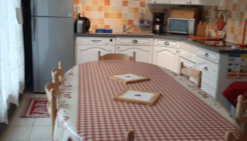 Charmant appartement avec espace détente - Photo 2, stove, dishwasher, toaster