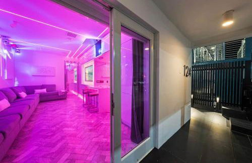 Versace Mansion Neighbor (Floor 1) Sleeps 9 - Foto 22