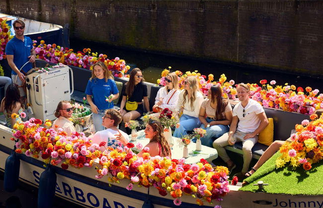 Passeio de barca de flores pelos canais - Foto 2