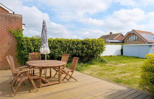 Sherkin -Wittering - 3 minute walk to the beach - Photo 4