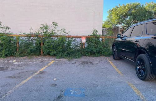 Walk to outlets free designated parking - Foto 16