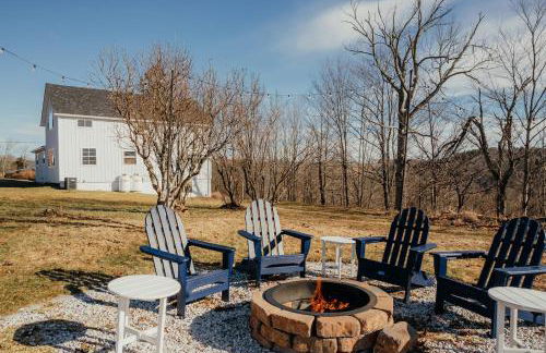 Luxe Gabel Farmhouse Fire Pit & Country Views - Foto 42