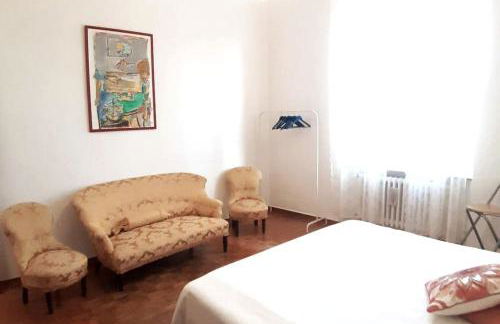GABRY'S HOME Three-Bedroom Big Apartment near city center & train station to Pisa and Florence & ferries to Sardegna Corsica - Foto 13