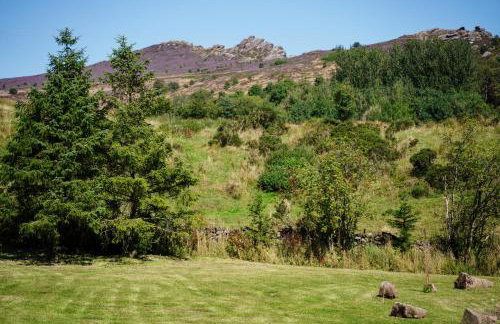 Lavender Retreat with Private Hot Tub - Photo 8