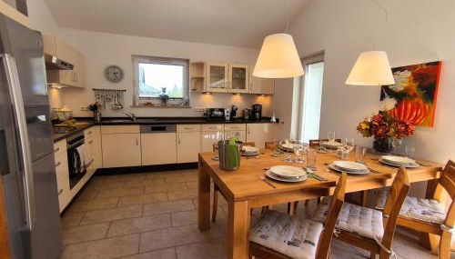 Luxuriöses, familienfreundliches Ferienhaus ,,Amy,, mit Whirlpoolwanne, Kamin und Garten - Foto 4