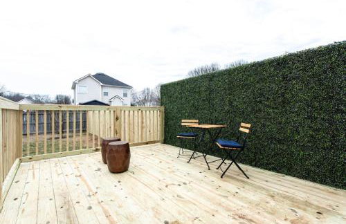 Stylish New 3BR 2.5BA Fire Pit Fence yard - Foto 25
