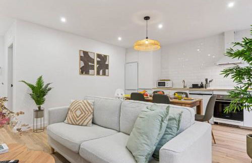 Monet, apartamento con terraza, cuna y trona - Foto 21