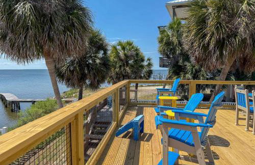 Spacious house- Deep Water Dock Pool Golf Cart Rental available - Foto 41