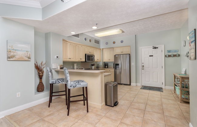 Wondrous Oceanfront Condo with Free Poolside WiFi - Unit 1105 by RedAwning - Foto 8