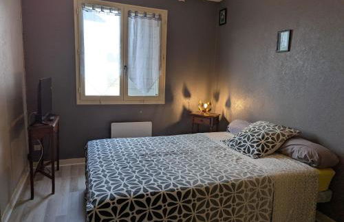 Maison cosy à Sully-sur-Loire, 5 chambres, terrasse, parking, draps et chauffage inclus - FR-1-590-220 - Photo 26