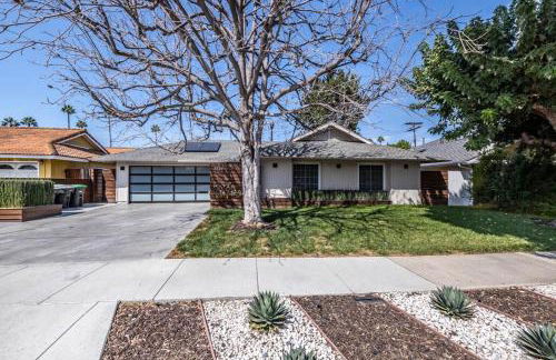 Luxury 3BR with Cabana Oasis Pool & Style - Foto 23