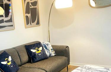 City Centre House - Pet Friendly - Free Parking - 2 Bedroom - Large Garden - Foto 5