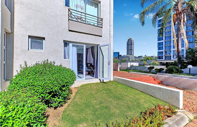 One Bed Unit in Prime Sandton- 2139 - Photo 7