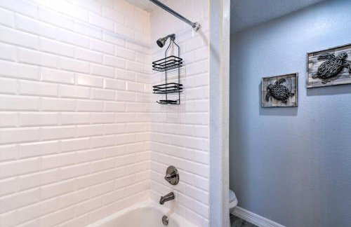 Ocean-View Balcony: Family Gem on Seawall Blvd! - Foto 14