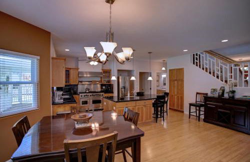 Grand Melemele 3 Bedroom Home by RedAwning - Foto 12