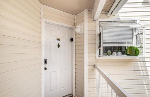 Bright King Bed Escape Pondview Half mile to Beach - Foto 16