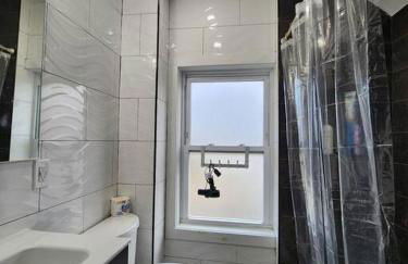 Two-Bedroom Home 25 min to NYC free parking-UNIT-2 - Foto 21