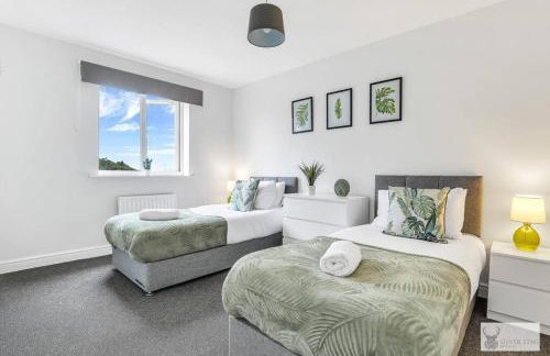 Modern 4-Bedroom Gem Family & Business Friendly - Foto 8