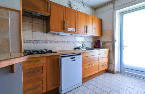 La Breteche-Le château et les dépendances - Photo 25