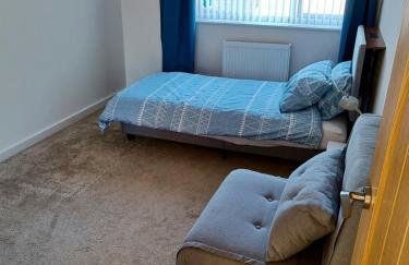 Countryside 2 Bed Bungalow with Stunning Views Free WiFi and Parking Ideal for Business and Leisure - Photo 13