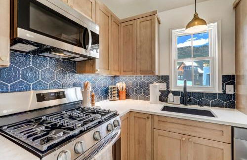 Whitewater Peak - Cozy Retreat with Scenic Views - Photo 21