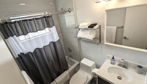 Paradise Awaits! Beach, King Bed, Private Yard & Workspace - Foto 4, Shower