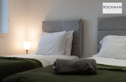 Library House Apartments - FREE PARKING - Contractor Hub - Superfast Wi-Fi - Long Term Stays - Foto 14