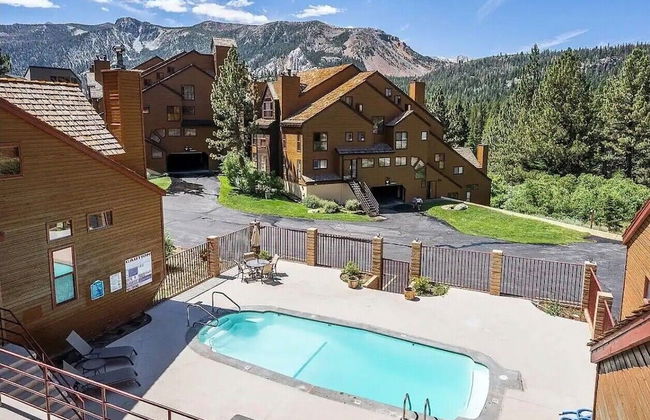 Inviting Mountain Retreat Steps From Ski Lifts! - Foto 30