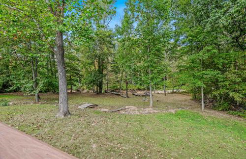 Mariposa Moon Cottage at Sleepy Creek - Wifi, Deck, Fire Pit, Creekside, View - Photo 74