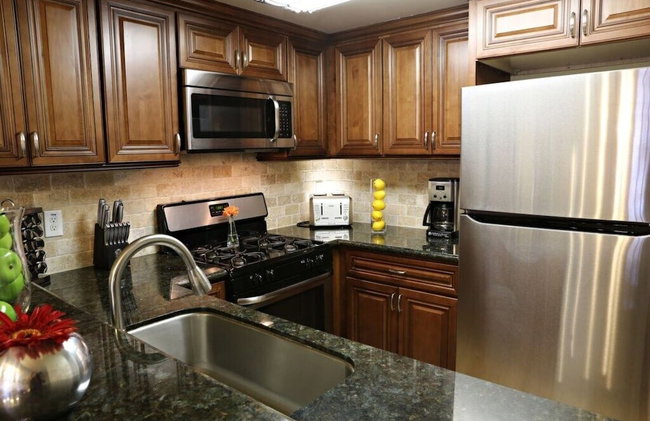 Luxurious 2 Bedroom Condo Shortest Walk To Disney - Foto 9