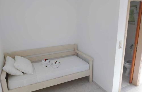 Nik Litinas Apartments with pool - Photo 42