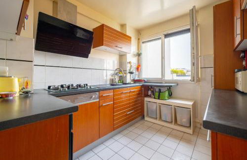 Spacious and comfortable apartment - Perfect for families & friends - near public transportation - Foto 14