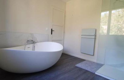 L'escapade suspendue - logement Le Cèdre Rouge, vue pinède et spa - Foto 14