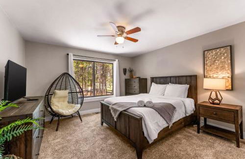 Spacious Comfort in Scenic Monument - Foto 37