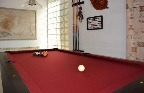 Villa Med A 2 kilometros andando de la playa, del puerto de Aguadoç y a 4 del centro de Sitges Muy Soleada todo el dia Capacidad superior a 16 personas NO REQUIERE COCHE - Foto 14