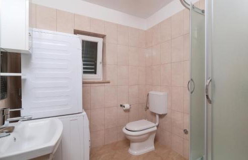 Five-Bedroom Holiday Home In Donji Humag - Photo 39