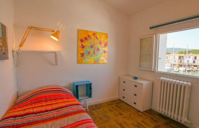 Modern Apartment in Port Grimaud Near the Beach - Photo 3