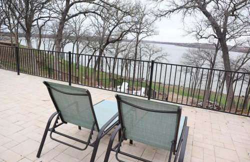 Serene Lakefront Retreat with Scenic Views - Foto 24