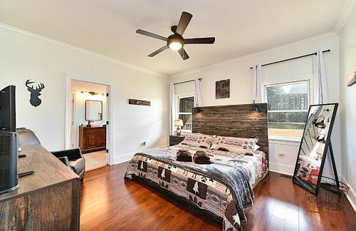Secluded Lodge 8acres Hot Tub, Pingpong pedalboat! - Foto 17