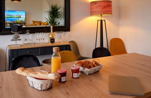 La Villa en Loire, avec Jacuzzi 6 places, Piscine chauffée, boulodrome, salle de jeu, 6 Chambres, vue Loire, 350M2 - Foto 24