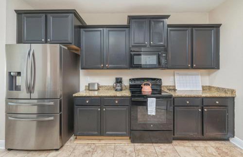 Cozy Retreat with Patio, Big Kitchen and Fishing Nearby - Foto 11