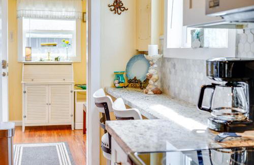 Walk to Gold Beach Charming Cottage with Yard! - Foto 11