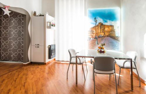 La cartolina di Napoli free parking for small cars only - Foto 15