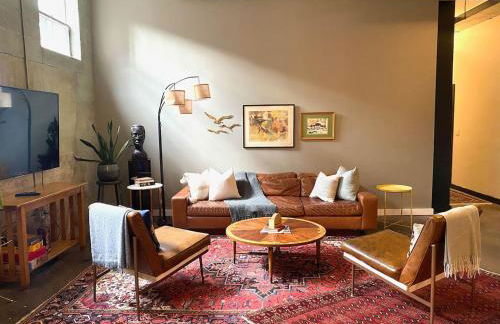 Modern City Loft Downtown Lynchburg VA LYH HUGE - Foto 48